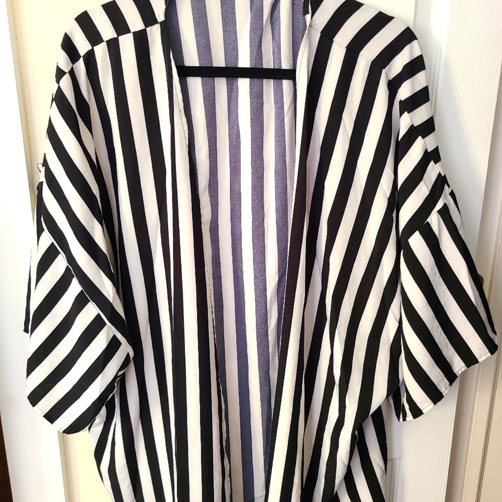 Batwing Sleeve Striped Kimono